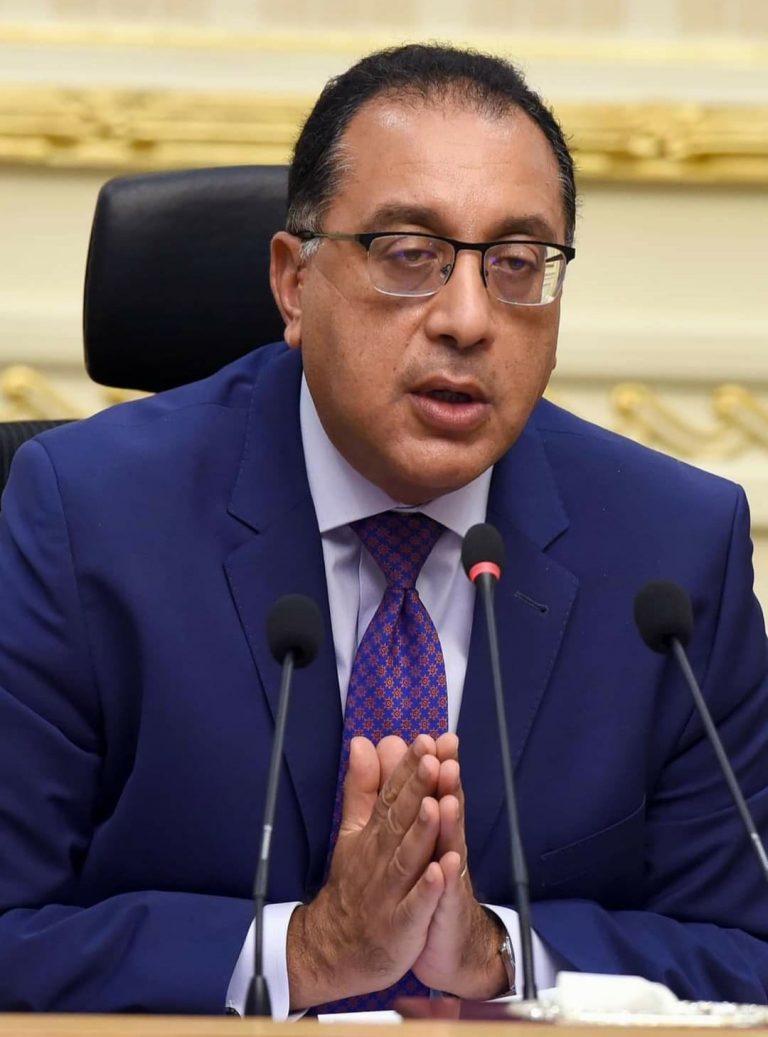 مدبولي: “أبواب الخير” تشهد إطلاقِ أكبرِ قافلةِ مساعداتٍ إنسانيةٍ تصلَ محتوياتُهَا إلى نحوِ 5 ملايينَ مواطنٍ مستحق بتكلفةٍ نحوِ 650 مليونِ جنيه
