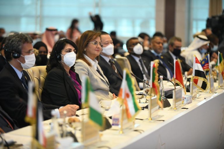 مزايا تحفيزية للمجموعة الذهبية من المشغل الاقتصادى المعتمد «القائمة البيضاء»