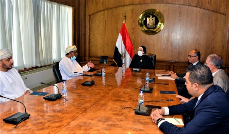 نيفين جامع: دور رئيسي لمجتمع الأعمال المصري والعماني في تحقيق طفرة في العلاقات الاقتصادية وبدء شراكات استثمارية في المجالات الصناعية والتجارية