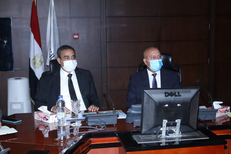 وزير النقل يلتقي وزير المواصلات الليبي لبحث أوجه التعاون بين الجانبين في مجالات النقل المختلقة