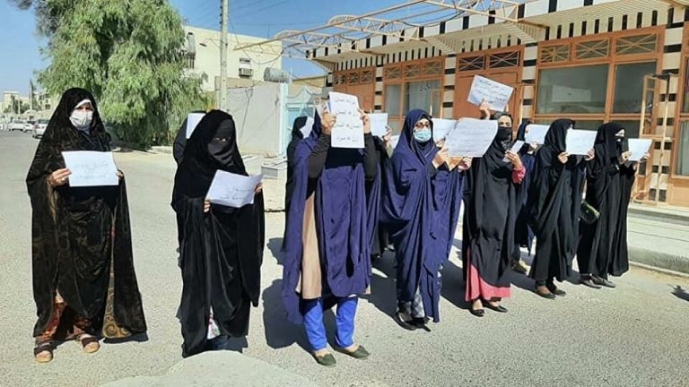 طالبان تستخدم الغاز لتفريق احتجاج نسائى فى كابول