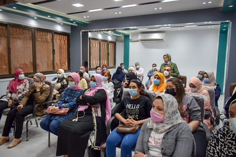 وكيل وزارة الصحة بالشرقية يكرم المكتب الإعلامي بالمديرية ومسئولي الإعلام بالإدارات الصحية والمستشفيات