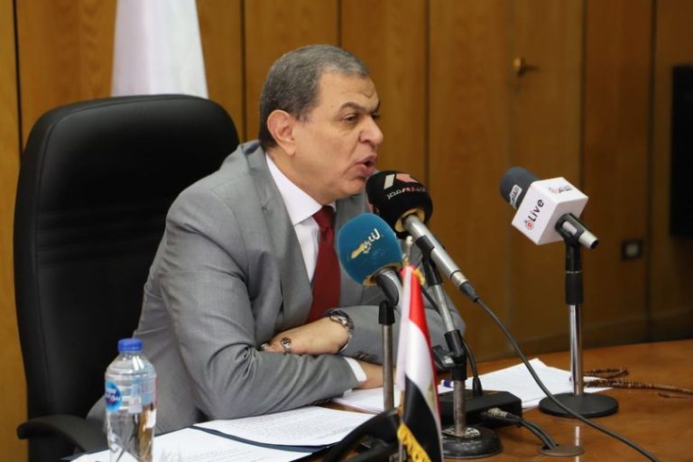 القوى العاملة: التفتيش على 124869 منشأة لمتابعة إجراءات كورونا الاحترازية