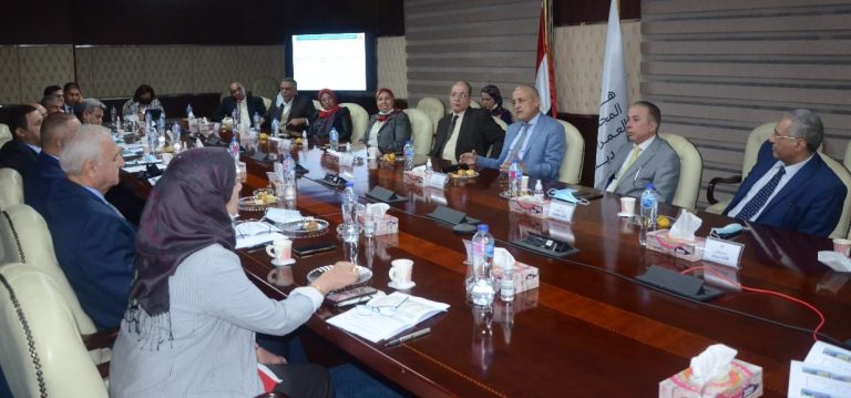 مسئولو  هيئة المجتمعات العمرانية الجديدة يعرضون على وفد عراقي التجربة العمرانية  للهيئة في عهد الرئيس عبدالفتاح السيسي