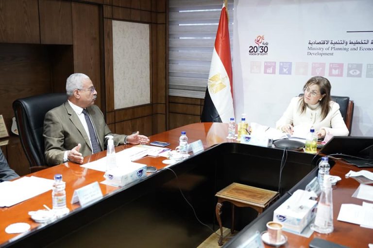 وزيرة التخطيط والتنمية الاقتصادية تلتقي محافظ السويس لدراسة توطين أهداف التنمية المستدام