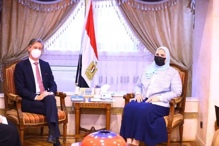 وزيرة التضامن تستقبل الممثل المقيم لبرنامج الأمم المتحدة الإنمائي في مصر لبحث سبل التعاون في برنامج “وعي” والتمكين الاقتصادي ودعم العمالة غير المنتظمة