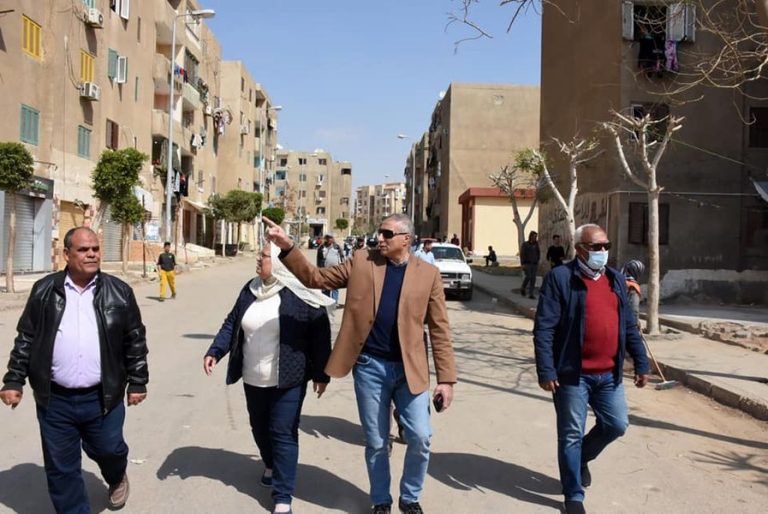 مسئولو ” الإسكان ” يتفقدون مشروعات التطوير والخدمات بالتجمع الثالث بالقاهرة الجديدة