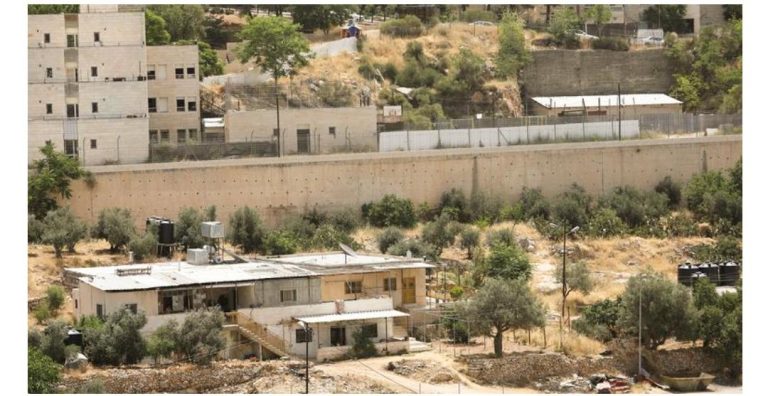 خبير الأمم المتحدة يؤكد أن، الإحتلال الإسرائيلي للأراضي الفلسطينية يعتبر وضع عنصري