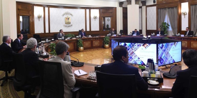 رئيس الوزراء يستعرض مسودة استراتيجية النهوض بالسياحة المصرية