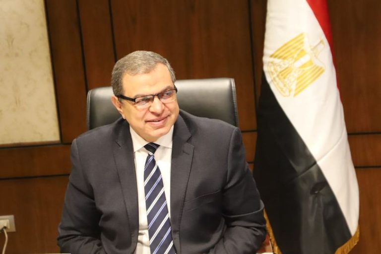 القوى العاملة:  تعيين 416  شاباً  والتفتيش على 286 منشأة بالفيوم