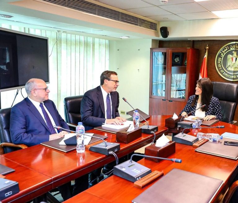  وزيرة التعاون الدولي تلتقي كبير مستشاري البنك الدولي للعمل المناخي لبحث سبل دعم جهود مصر للتحضير لقمة المناخ COP27