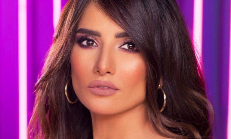 زينة تشعل مواقع التواصل بـ”لوك” جديد