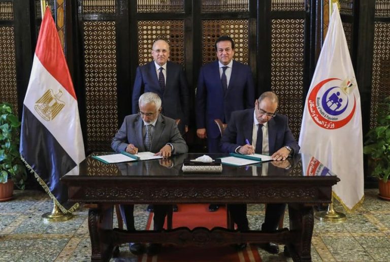 وزير الصحة يشهد توقيع بروتوكول تعاون بين اللجنة العليا للتخصصات الطبية والمجلس العربي للاختصاصات الصحية