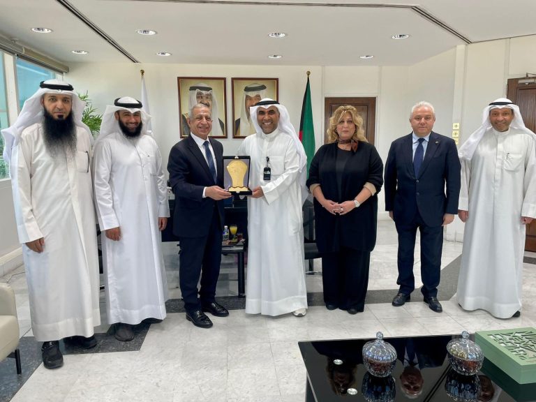 رئيس الأكاديمية العربية يبحث سبل التعاون مع مؤسسة الموانئ الكويتية