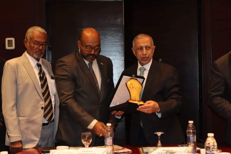 وزير النقل السوداني ورئيس الأكاديمية العربية يشاركان في اجتماع الدورة الثمانون  لمجلس إدارة معهد تدريب المواني وهيئة المواني البحرية السودانية