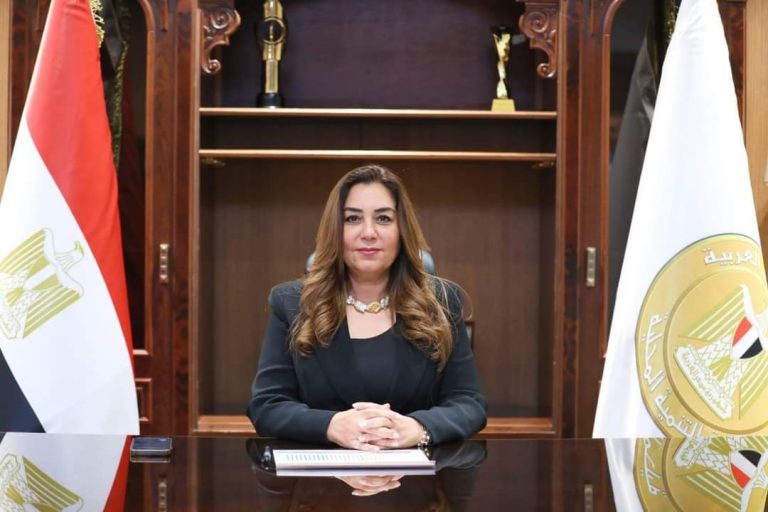 التنمية المحلية ترفع درجة الاستعداد للتعامل مع موجة الطقس السيئ التي تتضرب البلاد