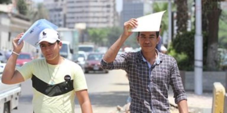 موجة حر .. و”الأرصاد” تحذر من رياح محملة بالأتربة ودرجات حرارة تصل لـ43 بأسوان