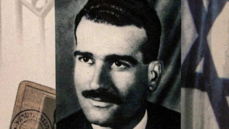 الموساد يستعيد أرشيف الجاسوس إيلي كوهين من سوريا في عملية سرية ..بعد 60 عامًا من إعدامه