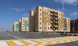وحدات إسكان اجتماعي قيد الإنشاء ضمن مبادرة سكن لكل المصريين 7 في مدينة جديدة بالقرب من القاهرة