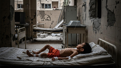 نظرة في عين طفل من غزة تلخص مأساة انتشار مرض الشلل الرخو الحاد.