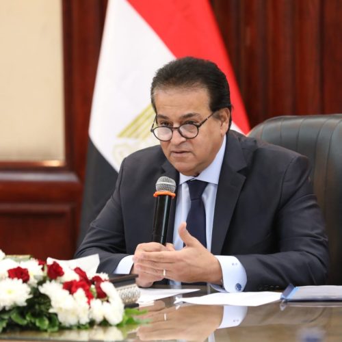 وزير الصحة يدشّن مشروع الرعاية الصحية المنزلية في الإسماعيلية