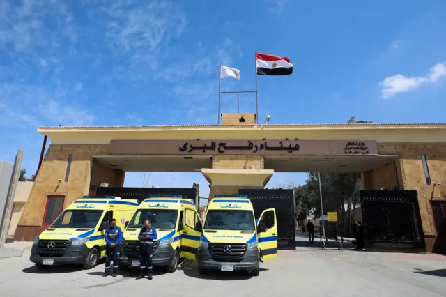 الوفد الفلسطيني في مصر يتجه لمعبر رفح