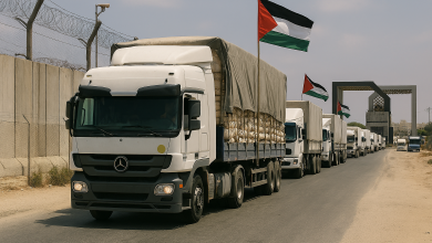 إدخال شاحنات المساعدات إلى قطاع غزة
