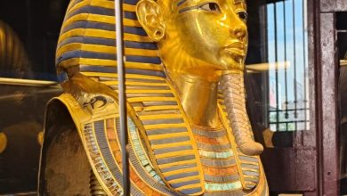 المتحف المصري الكبير افتتاح المتحف المصري الكبير قناع توت عنخ آمون آثار الملك الذهبي الاحتفال بالمتحف المصري الكبير