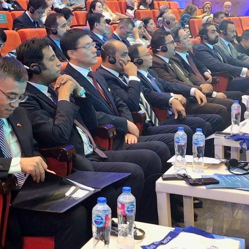 صورة تجمع بين رموز مصرية وصينية (النيل واليانغتسي) في متحف الحضارة المصرية، ترمز لفعالية 'عندما يلتقي اليانغتسي بالنيل' والتعاون الثقافي المصري الصيني