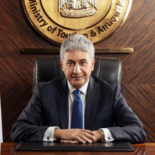 وزير السياحة والآثار