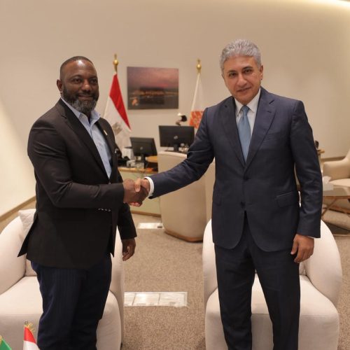 وزير السياحة والآثار