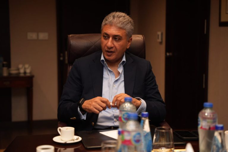 وزير السياحة والآثار
