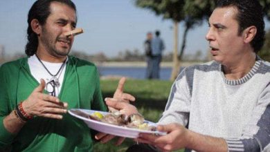 صورة أرشيفية للفنان الراحل طارق الأمير مبتسماً