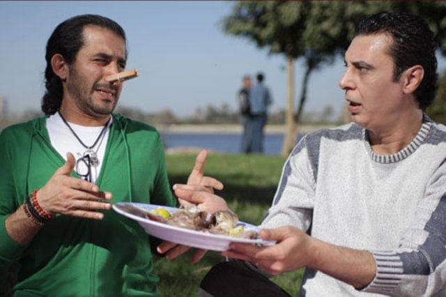صورة أرشيفية للفنان الراحل طارق الأمير مبتسماً