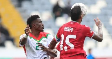 فرحة جنونية للاعبي بوركينا فاسو بعد تسجيل هدف الفوز في الدقيقة 98