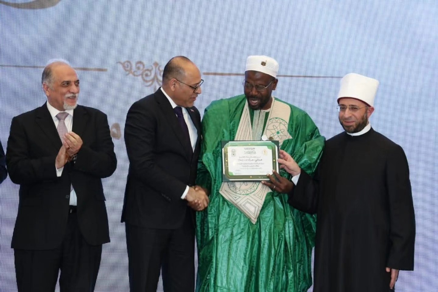 المسابقة العالمية للقرآن الكريم, وزارة الأوقاف, مسجد مصر الكبير, العاصمة الإدارية الجديدة, حفظة القرآن, وزير الأوقاف, مسابقات دينية, القرآن الكريم 2025, الدليل نيوز, كريم محمد
