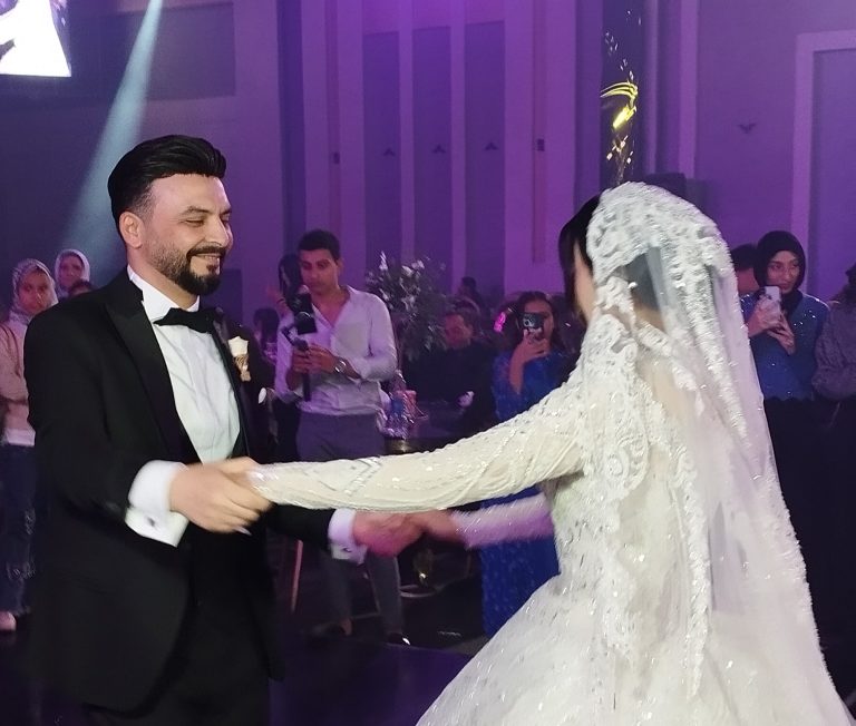 تهنئة بالزفاف السعيد.. ألف مبروك