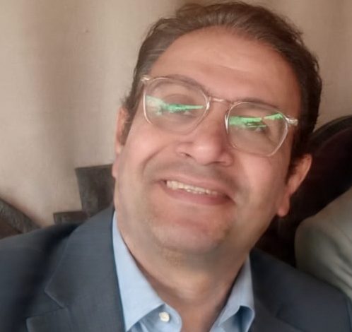 الفنان التشكيلي ثروت مرتضى رائد فن الكاريكاتير المجسم