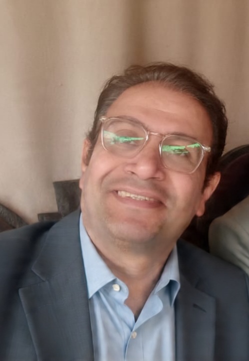 الفنان التشكيلي ثروت مرتضى رائد فن الكاريكاتير المجسم