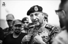 فرق البحث والإنقاذ التركية في موقع تحطم الطائرة محمد الحداد وبجوارهم شريط أصفر