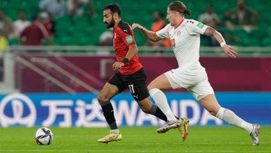 مهند لاشين لاعب منتخب مصر يؤدي تدريبات بدنية قوية استعداداً لمباراة كوت ديفوار