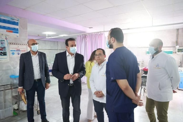 من الموت المحقق إلى الحياة من جديد.. ملحمة طبية بالعناية المركزة في مستشفى بلبيس المركزي