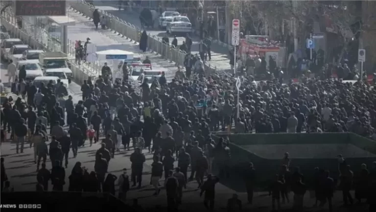 إيران