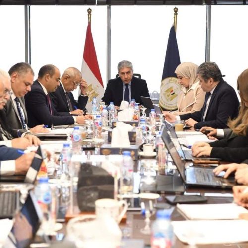 السيد شريف فتحي وزير السياحة والآثار خلال اجتماع مجلس إدارة صندوق دعم السياحة