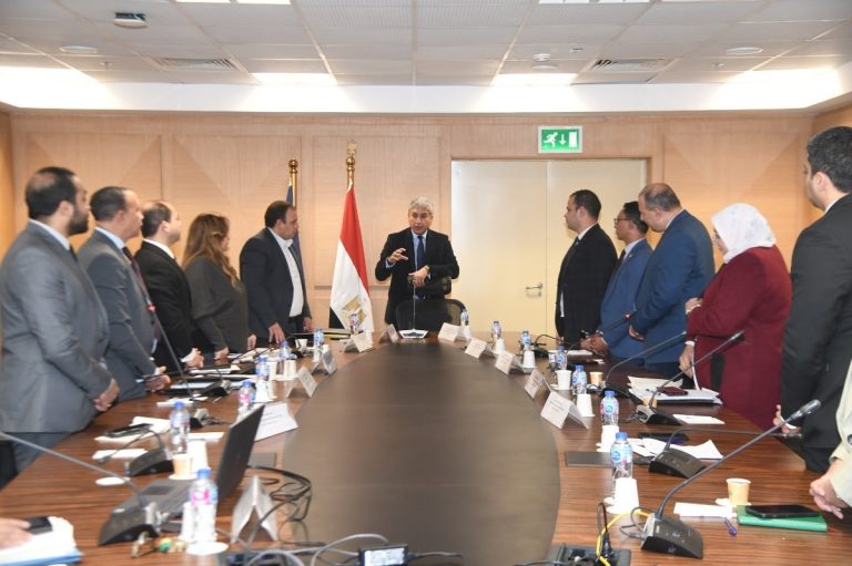 اجتماع وزير السياحة شريف فتحي مع لجنة التنظيم والإدارة 2026 وزارة السياحة