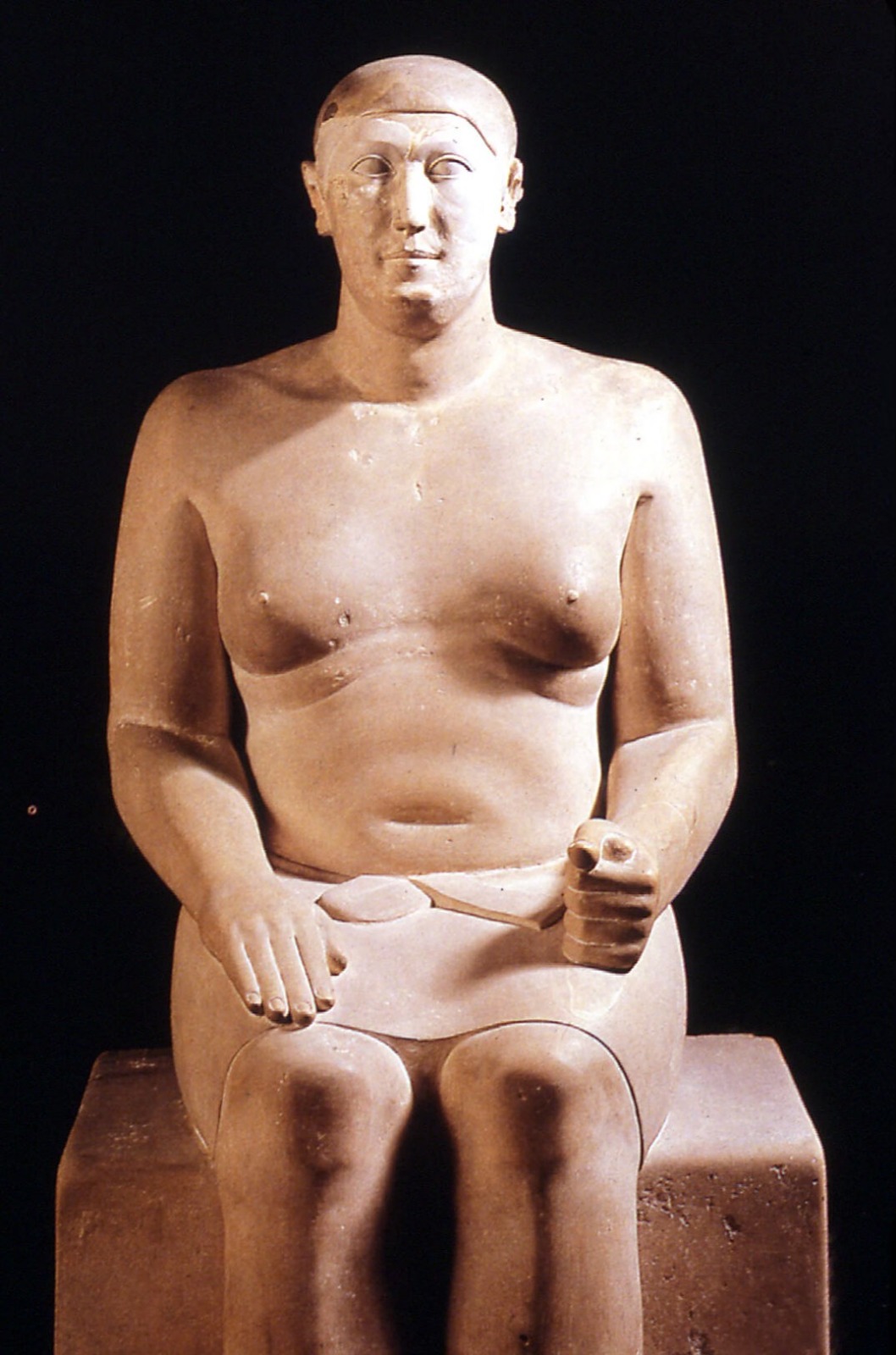 تمثال مهندس الهرم الأكبر حيميونو في متحف هيلدسهايم