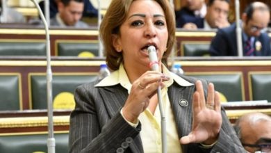 النائبة مها عبد الناصر تتقدم بطلب إحاطة لوزير التعليم بشأن هيبة المعلم.