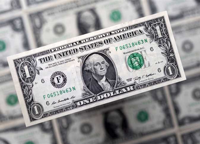 تراجع سعر الدولار اليوم مقابل الجنيه المصري في شاشات عرض البنوك المصرية