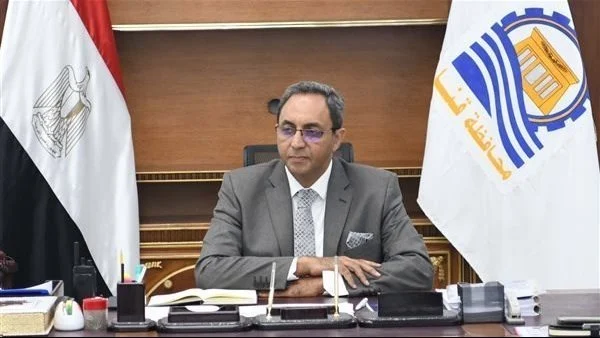 محافظ قنا