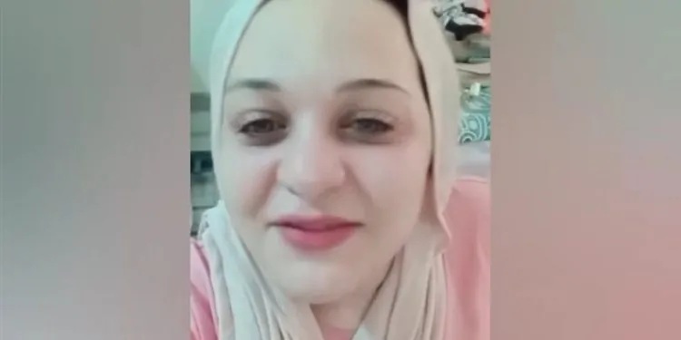 بنت مبارك